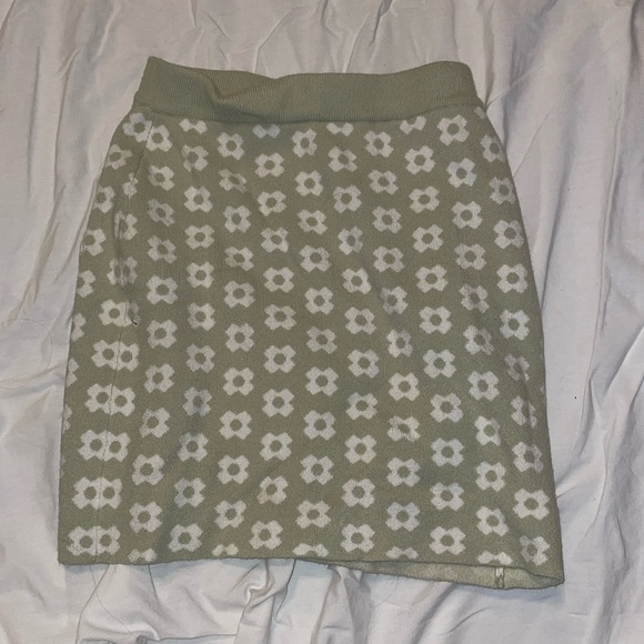 Princess Polly | Adora Mini Skirt Green | Size US 2 - Picture 1 of 3